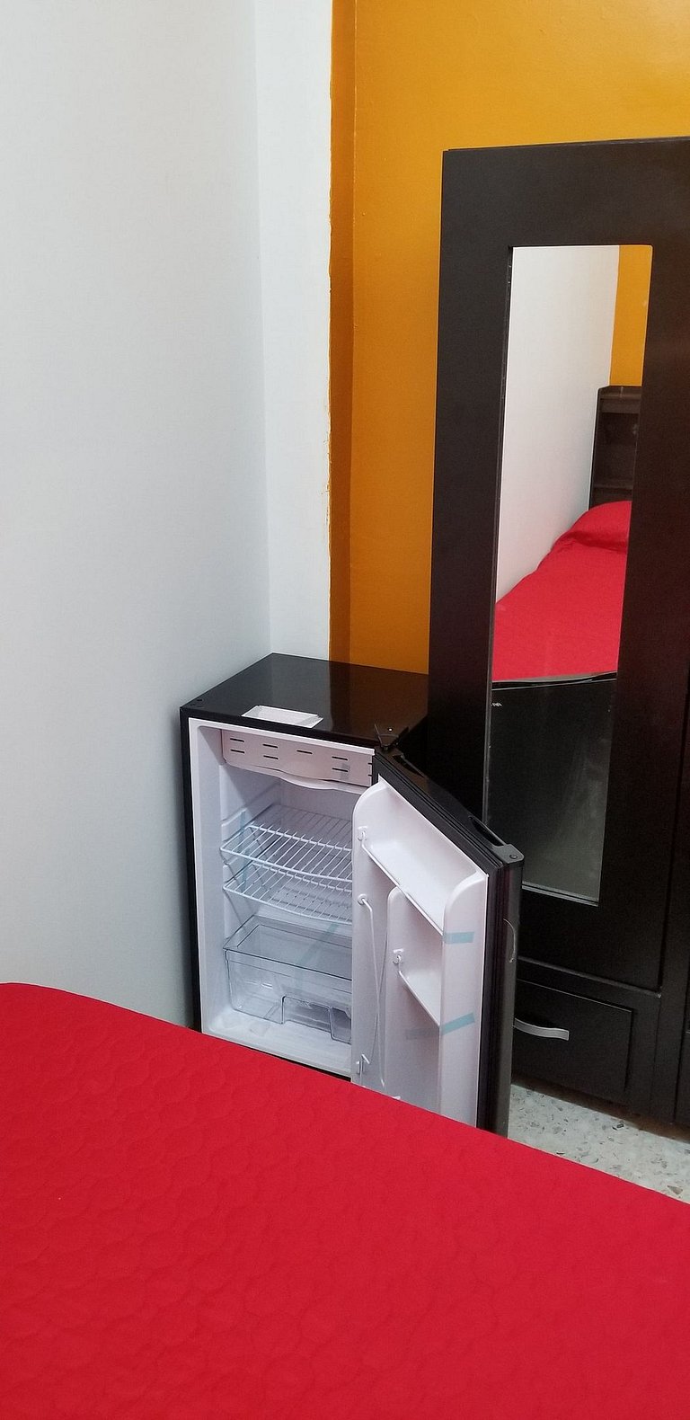 Hab "Monterrey"  cama Queen  cerca de Fundidora 2P