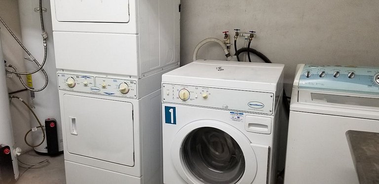 Hab "Monterrey"  cama Queen  cerca de Fundidora 2P