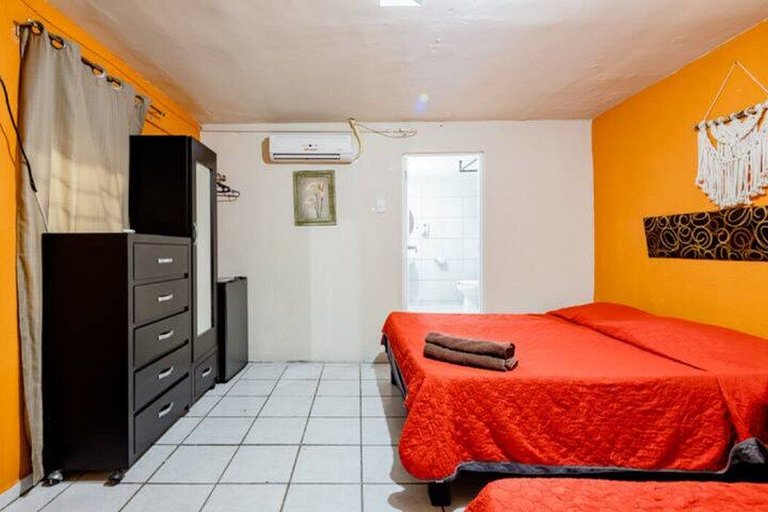 Habitación 2 c/Queen con baño y A/C | O