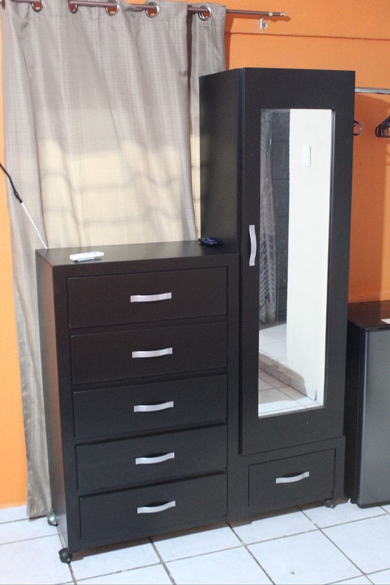 2 Queen bed room w/bathroom & A/C |O