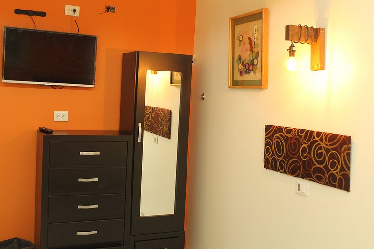 A*Room with 2 twin bed +A/C | Económic