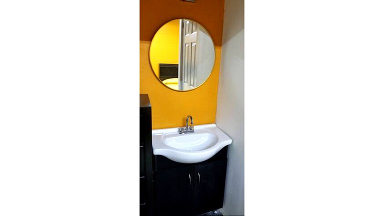 Habitación 4 individuales con baño y A/C | X
