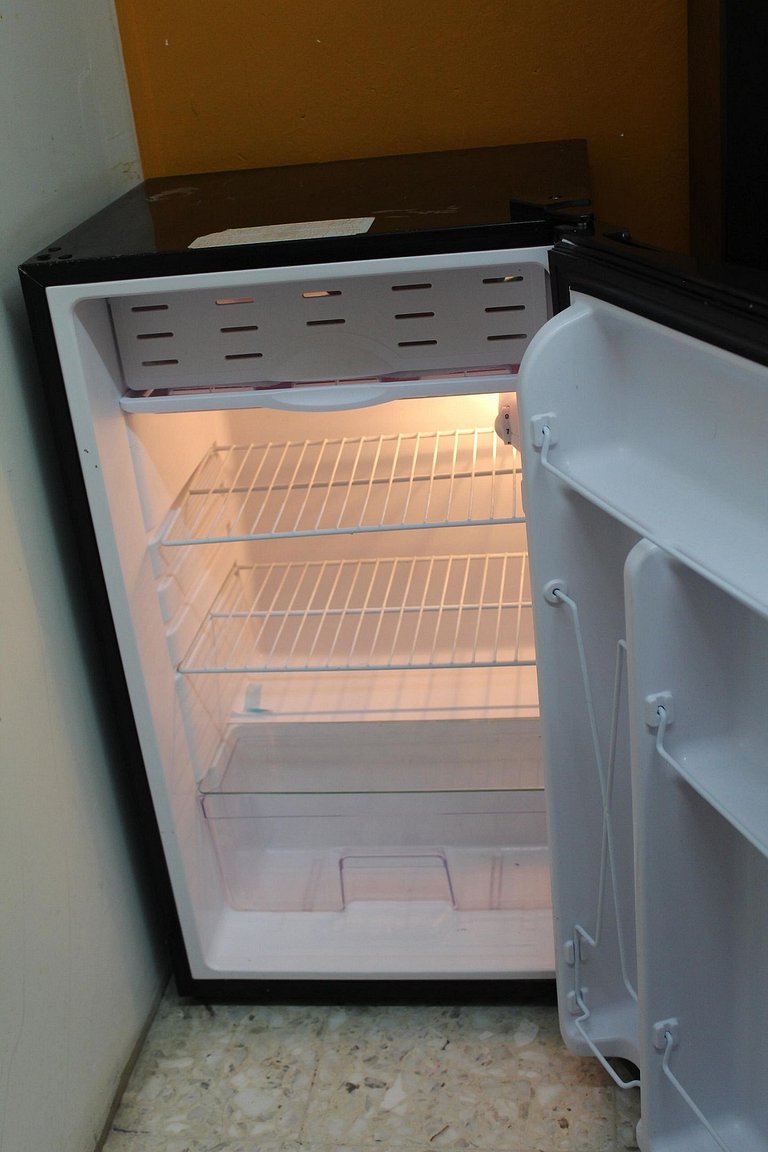 C*Room for 3 persons + A/C |Central & Economic