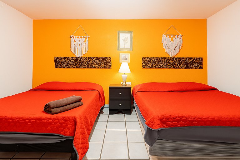 O* 2 Queen bed room w/bathroom & A/C |O